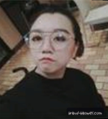 周女士